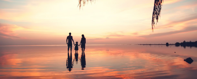 Familie am Strand, Thailand Reisen, Familienreise