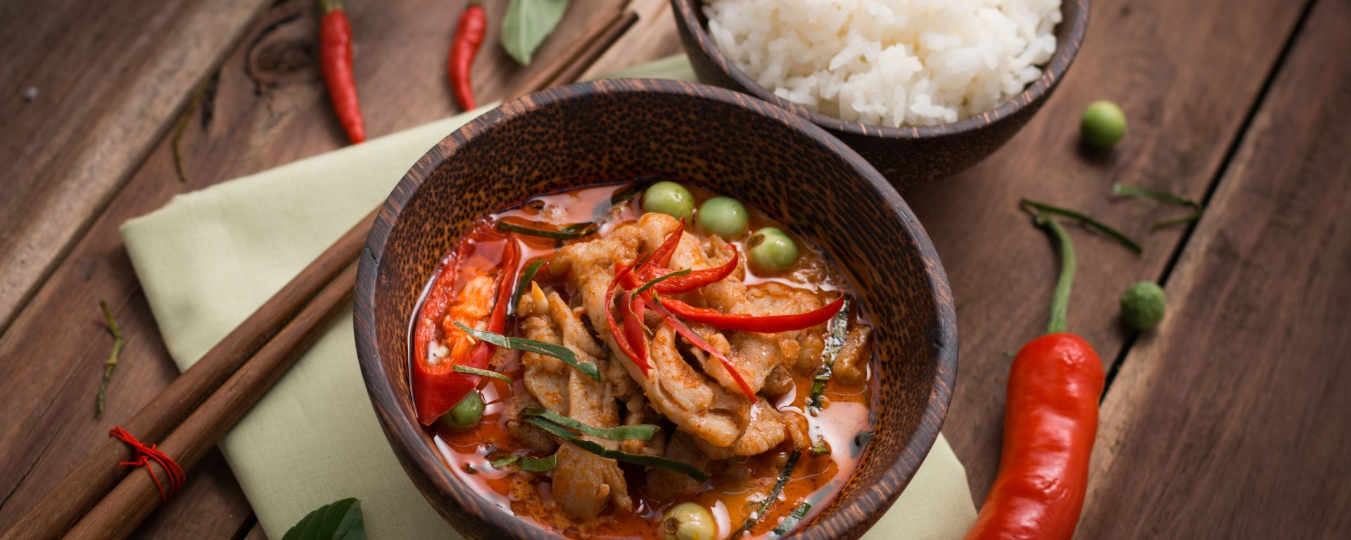 Rotes Hähnchen Curry, Thailand Reisen, Rezept