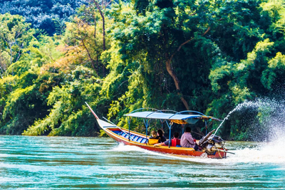 Motorisiertes Langboot, Kok Fluss, Thailand Rundreise