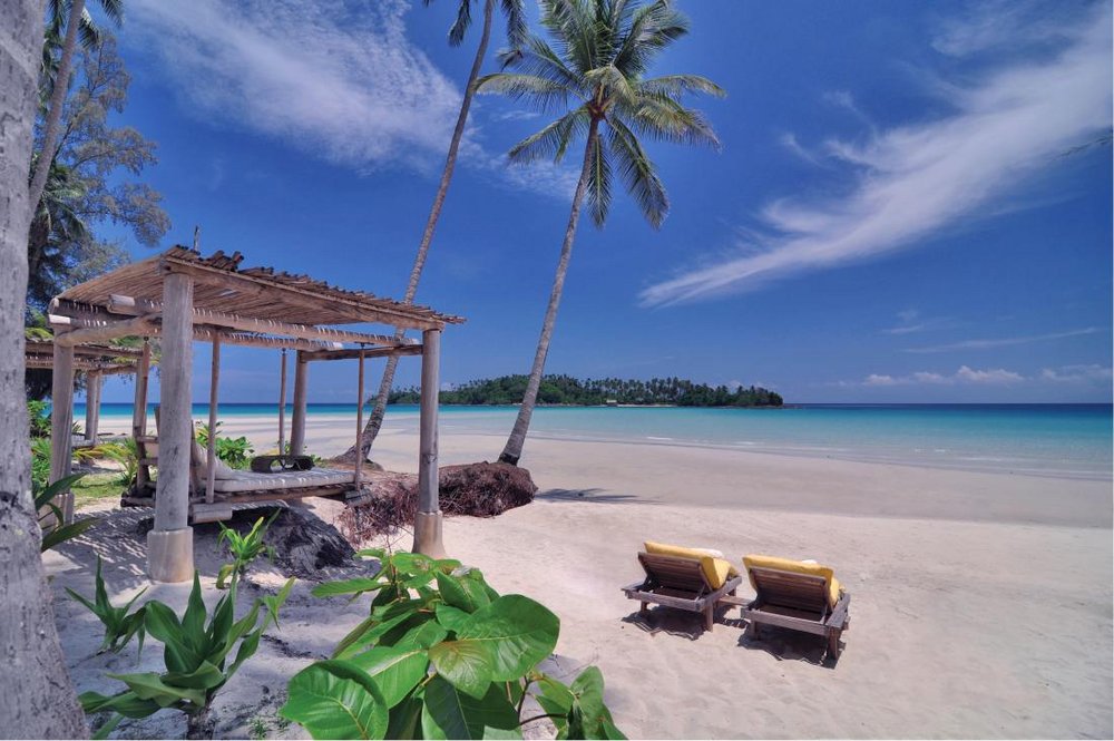 Strandliegen, Soneva Kiri Resort, Thailand Rundreise
